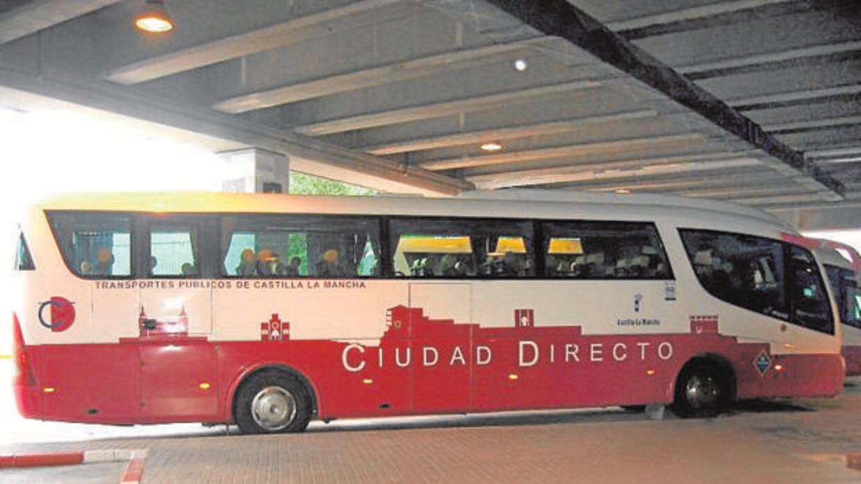Uno de los autobuses de la flota «Ciudad Directo»