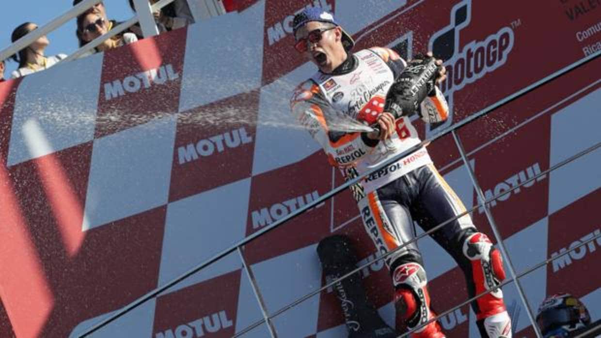 Marc Marquez, proclamado campeón del mundo de MotoGP en el circuito de Cheste este domingo