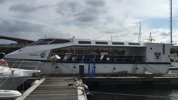 Venden el barco que iba a navegar por el río Huso hasta Ciudad de Vascos
