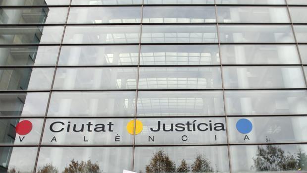 La Audiencia saca al exgerente del PP de Valencia de la causa por la financiación irregular en 2007