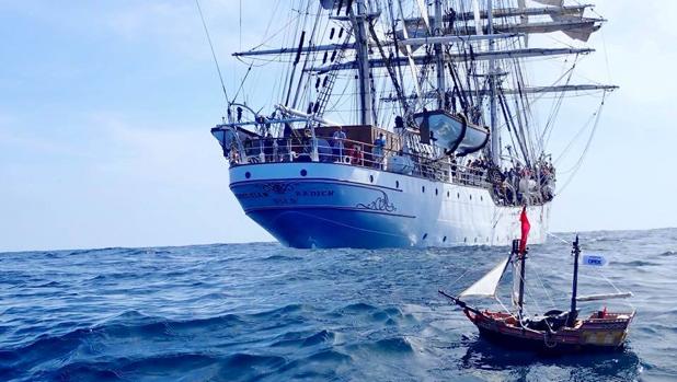 El barco pirata Playmobil que pasa por Canarias a toda vela