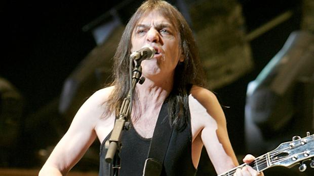 Muere Malcolm Young, guitarrista y cofundador de AC/DC