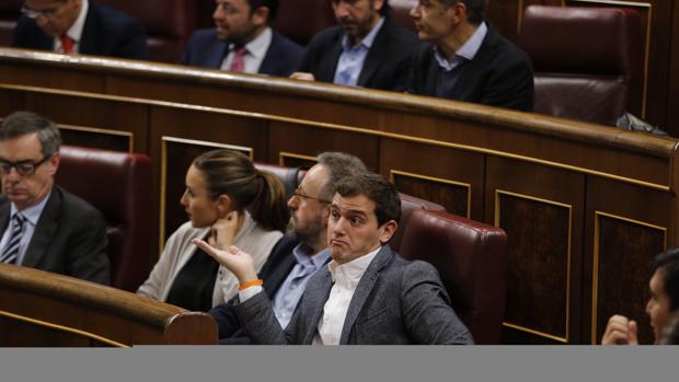 El discurso recentralizador de Rivera alarma en el PP porque conecta con su electorado