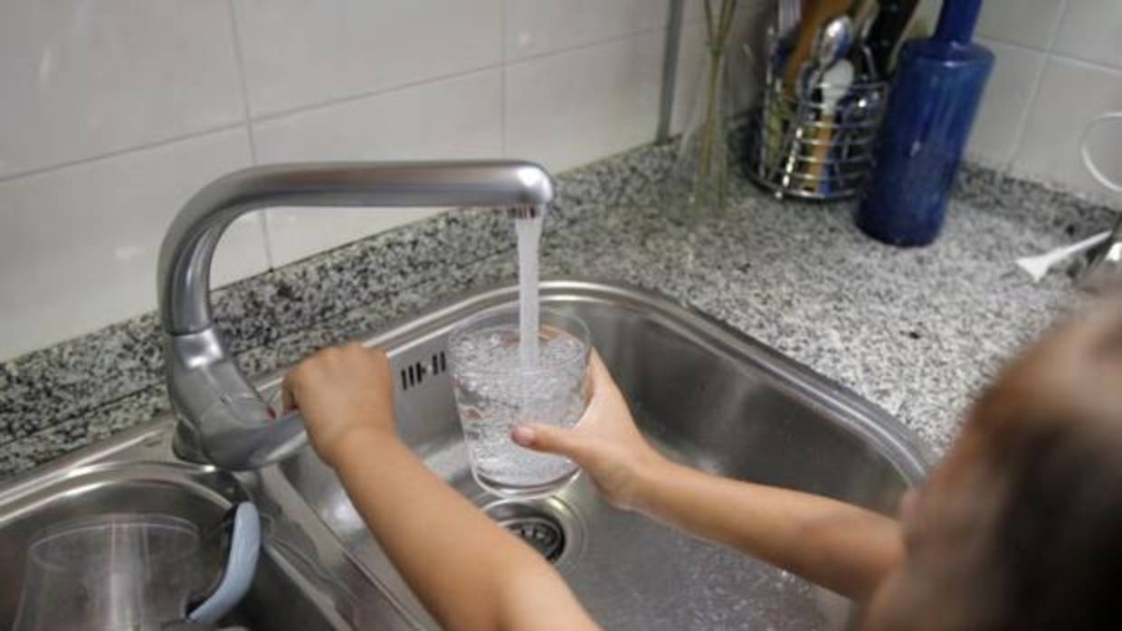 El agua es 6,6 veces más barata en Soria y en Palencia que en Murcia