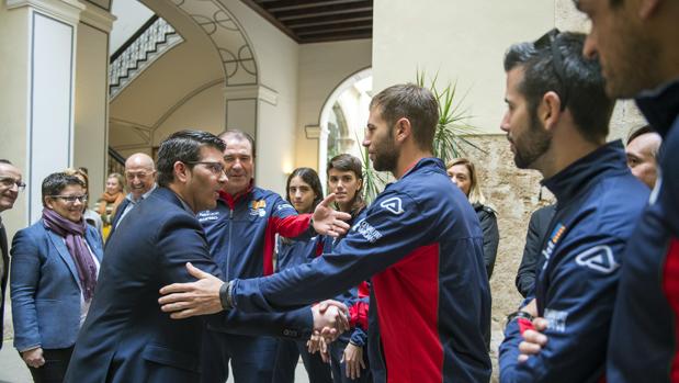 Rodríguez, als campions del món de pilota: «La Diputació us seguirà donant suport, sou un orgull per a València»