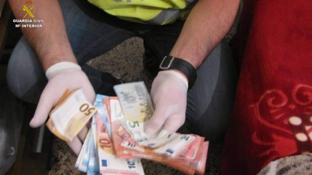 Parte del dinero en efectivo intervenido a los detenidos en Teruel