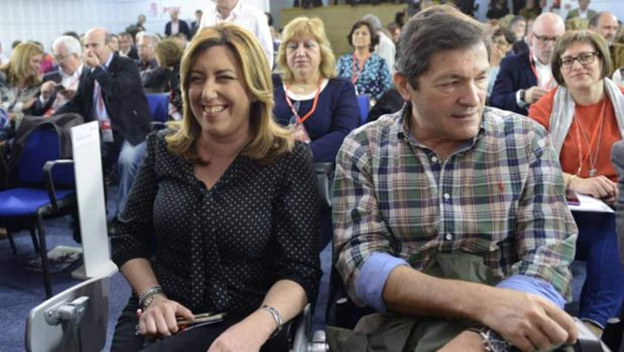 La presidenta de Andlucía, Susana Día, junto al presidente de Asturia, Javier Fernández