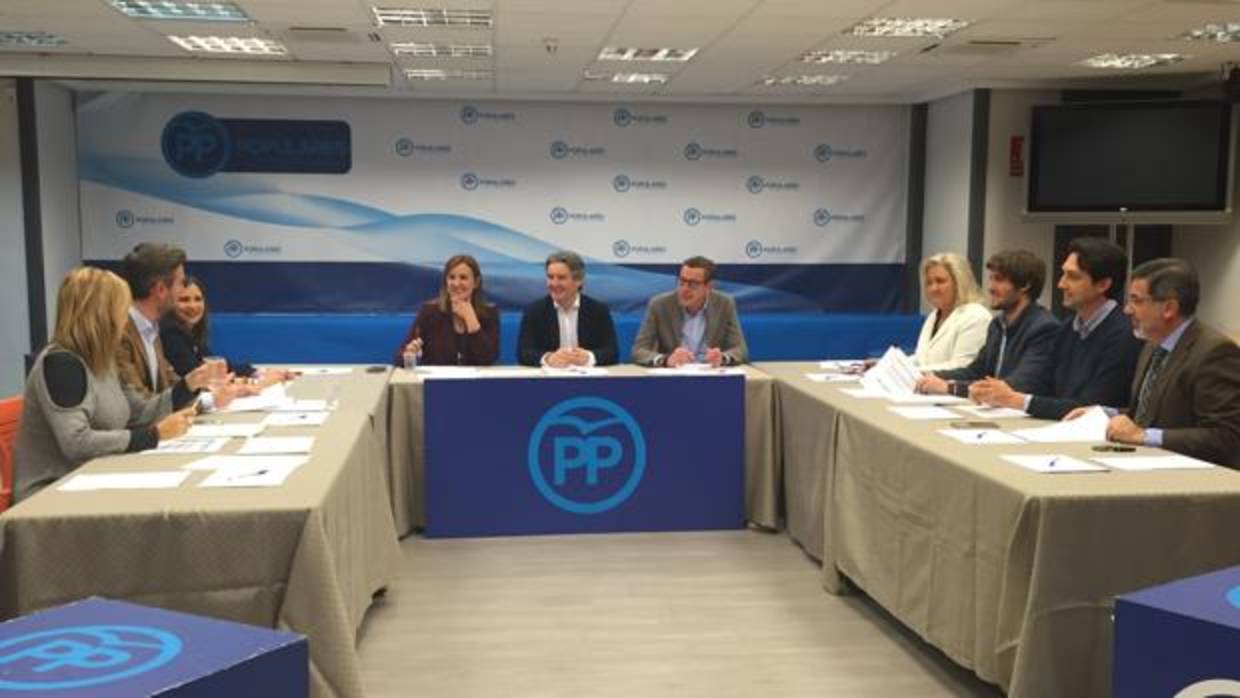 Reunión de la gestora del PP de la provincia de Valencia con los diputados populares