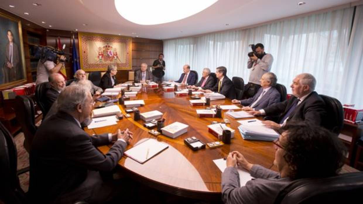 Imagen de archivo del pleno del Tribunal Constitucional