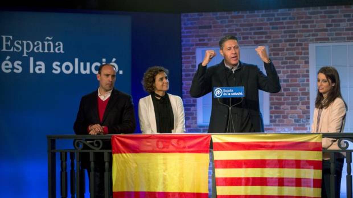 Xavier García Albiol, acompañado de Daniel Serrano, Dolors Montserrat y Andrea Levy en el acto de apertura de campaña electoral del PPC