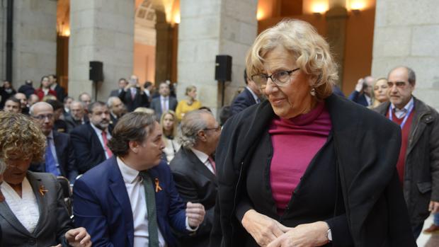 Carmena se queda muda en el acto para ensalzar la Constitución