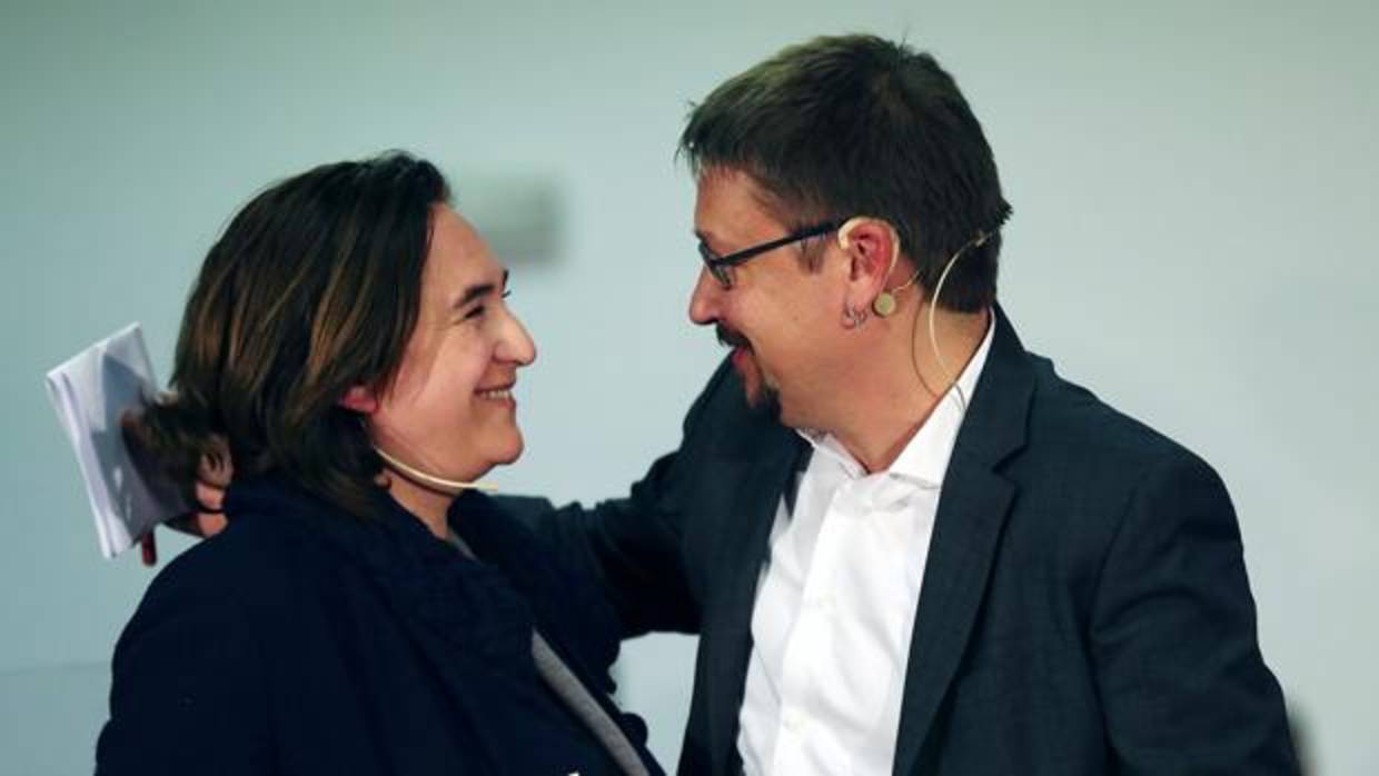 Ada Colau y Xavier Domènech, durante el acto de apertura de la campaña electoral en Cataluña