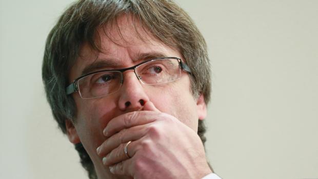 ¿Podrá Puigdemont tomar posesión si es elegido el 21-D, a pesar de la orden de arresto en España?