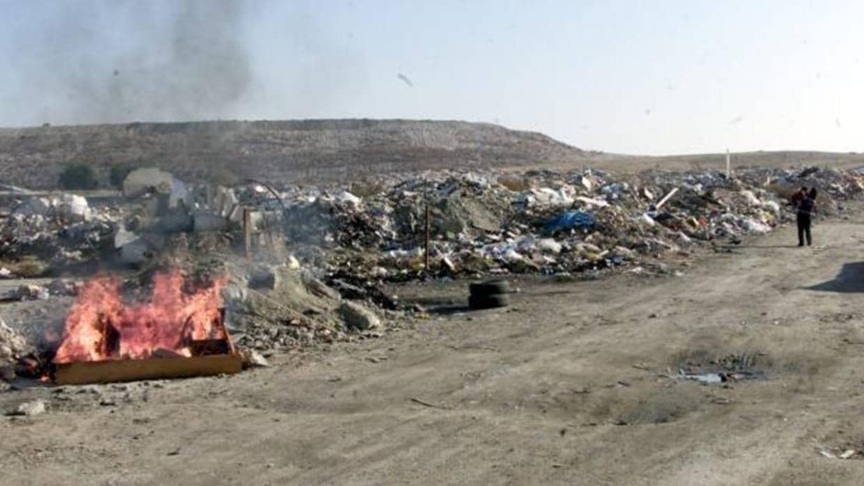 La incineradora de Valdemíngomez está ubicada en una zona en continua degradación
