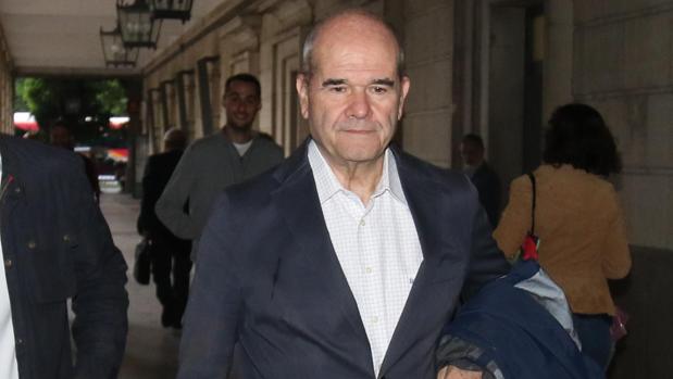 Chaves, Griñán y 20 ex altos cargos de la Junta se sientan en el banquillo de los ERE