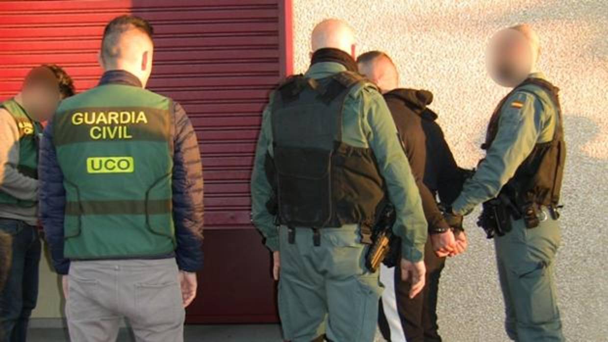 La Guardia Civil arresta a uno de los explotadores