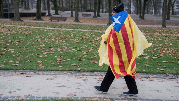 Suspenso rotundo de los vascos a la actuación de los Gobiernos catalán y estatal en el «procès»