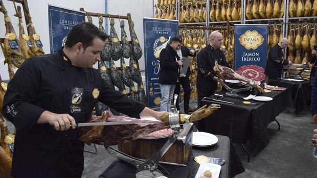 El toledano Manuel Carretero gana el I Concurso «Online» de Cortadores de Jamón