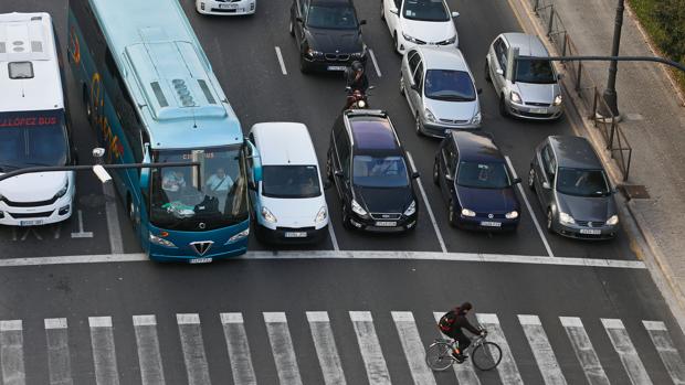 Los vecinos de Valencia advierten del riesgo de congestión de la ciudad por el aumento del tráfico