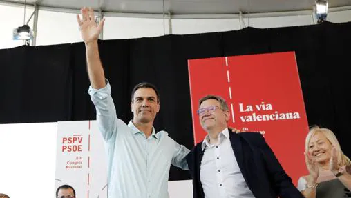 Imagen de Pedro Sánchez y Ximo Puig durante el congreso del PSPV en Elche