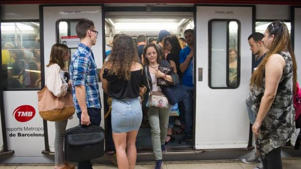 El transporte público de Barcelona se encarecerá un 2% en 2018