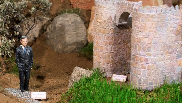 Adolfo Suárez medita entre las calles del Belén