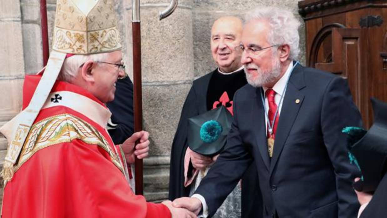 El arzobispo de Santiago y el presidente del Parlamento de Galicia