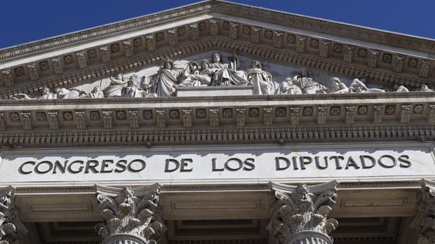 El Congreso inaugurará el año interrogando a Rato por Bankia y a los padres de la Constitución por Cataluña