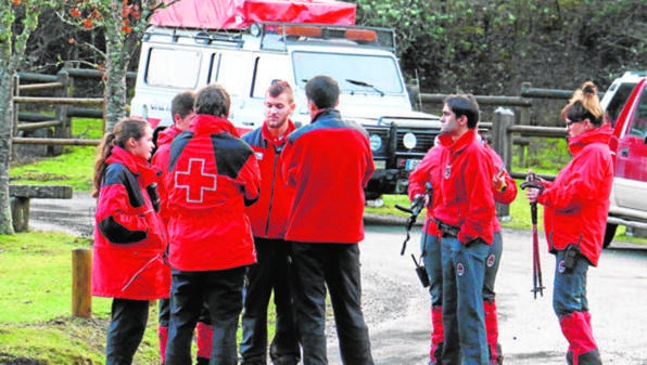 Voluntarios buscan a Bárcena en el monte Gorbea