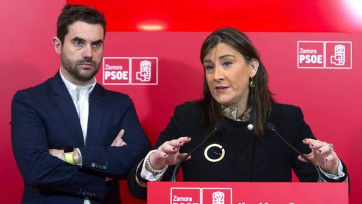 Ana Sánchez y Antidio Fagúndez, ayer en la sede del PSOE de Zamora