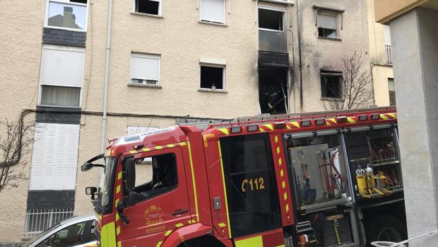 Una mujer herida muy grave por quemaduras tras un incendio en su vivienda