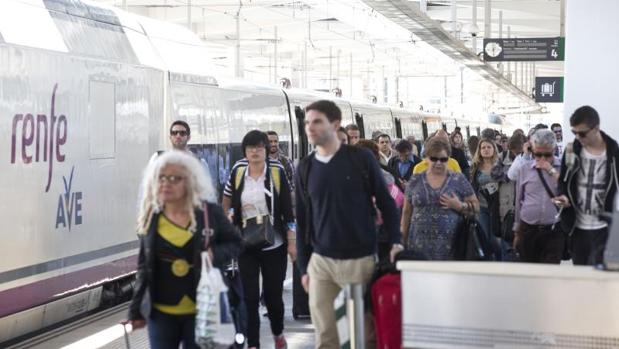 Renfe oferta descuentos de hasta el 70% en el AVE de Valencia