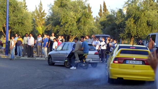 Dos años de cárcel por participar y grabar carreras ilegales de coches