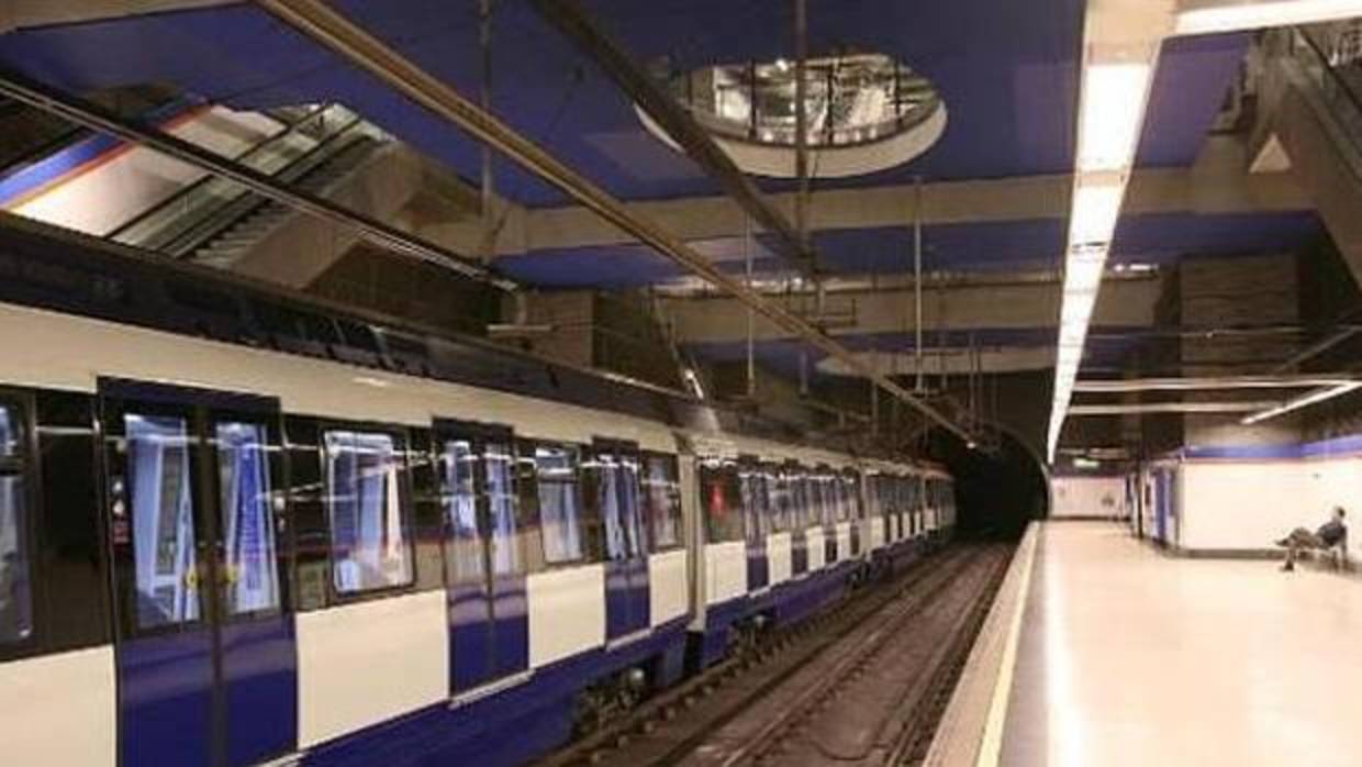 Una humareda por una avería en un tren de Metro de la Línea 9B desata el pánico en Rivas Vaciamadrid