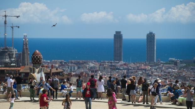 Barcelona registra un descenso del 5,3% de turistas en los hoteles en el último trimestre de 2017