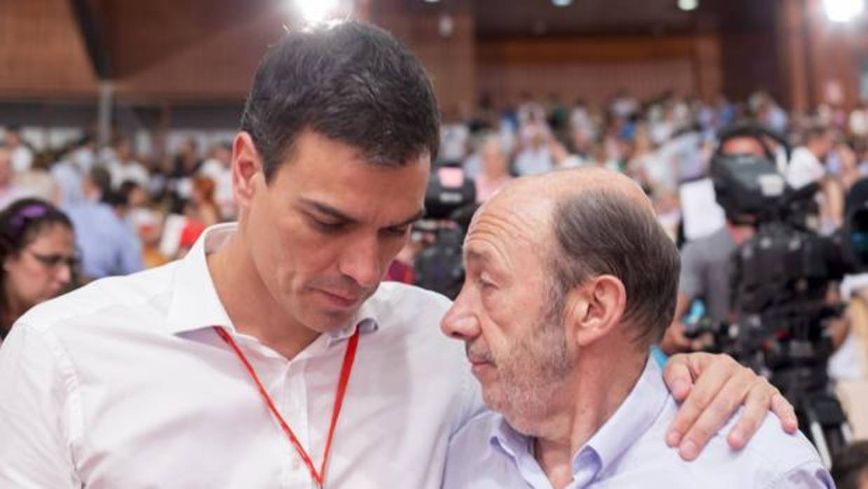 Sánchez y Rubalcaba en el Congreso socialista de 2014