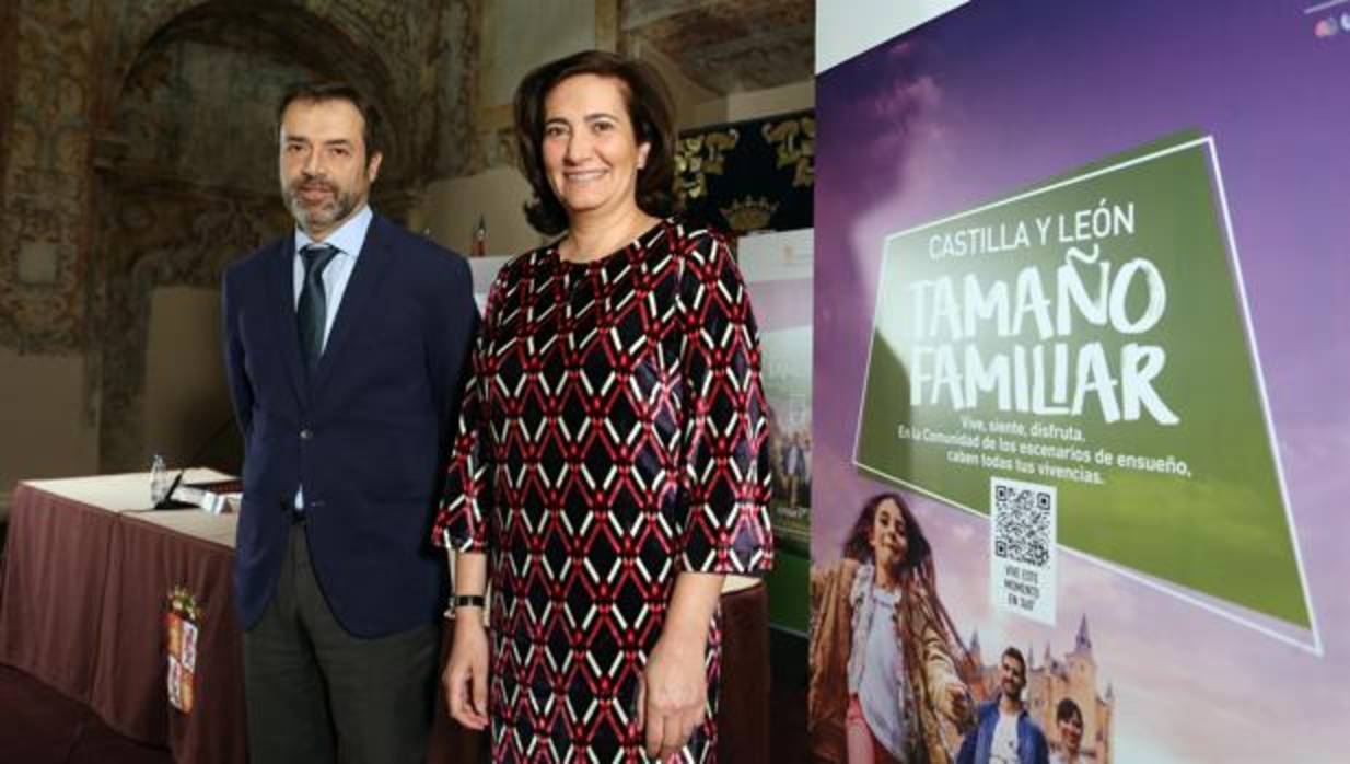 El director general de Turismo, Javier Ramírez, y la consejera, Josefa García Cirac, en la presentación de la oferta de Castilla y León en Fitur