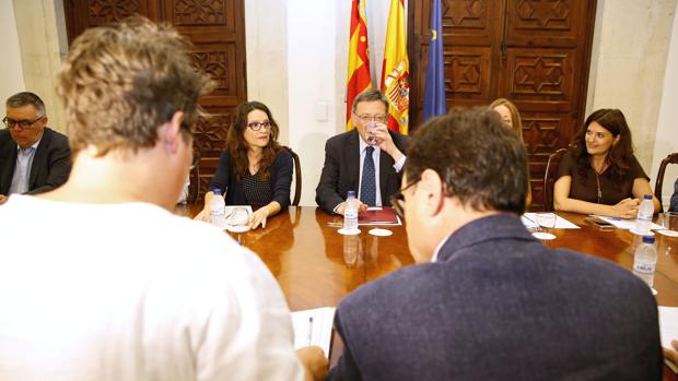 Estos fueron los regalos navideños a Ximo Puig y Mónica Oltra