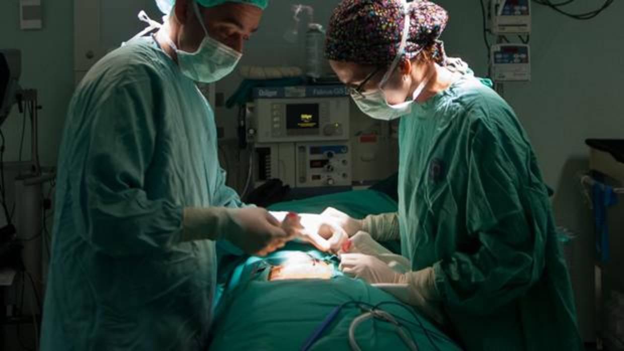 El año pasado la Sanidad aragonesa realizó más de 63.000 operaciones programadas con lista de espera