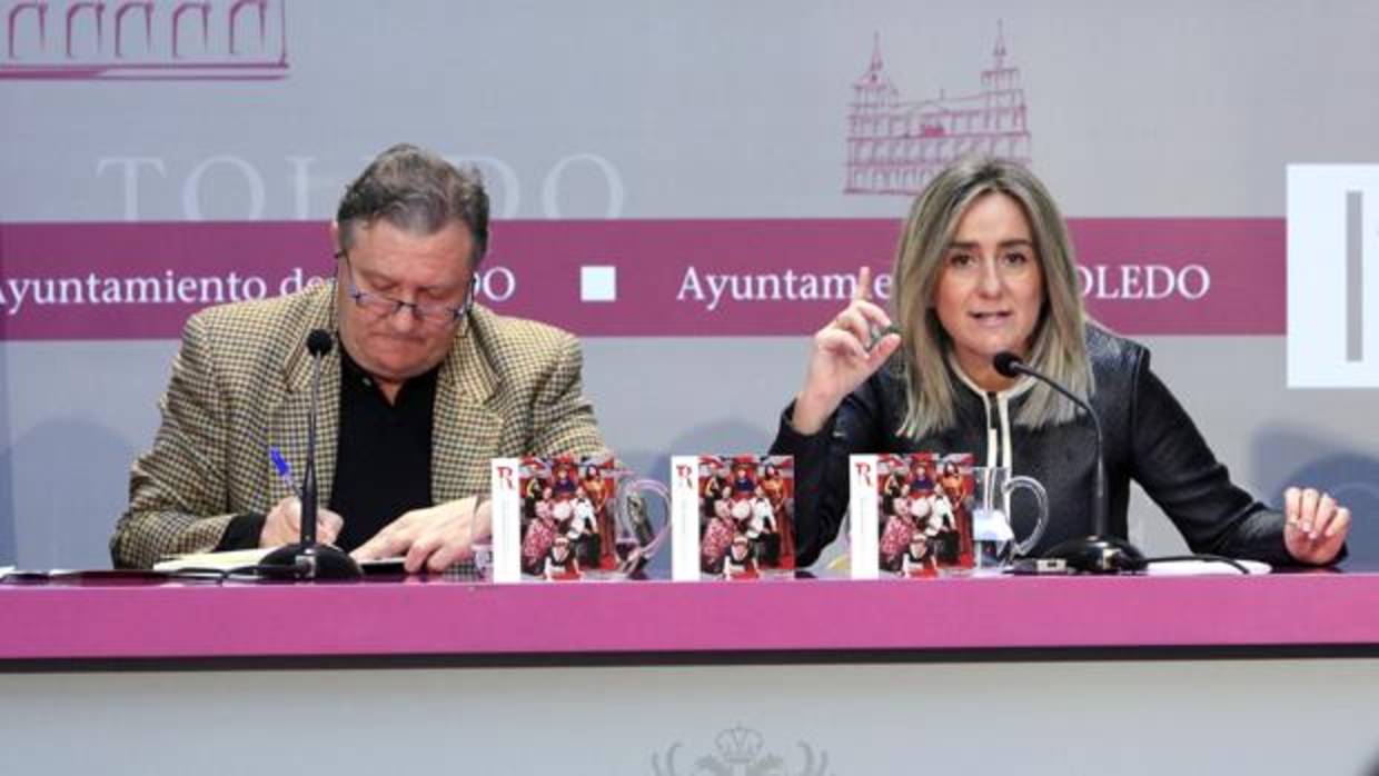 Milagros Tolón junto con el gerente del Teatro de Rojas de Toledo, Paco Plaza, este martes