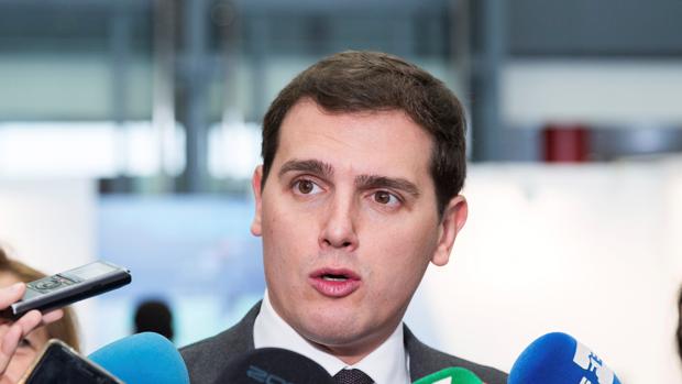 Las razones por las que Albert Rivera no le cede un escaño al PP