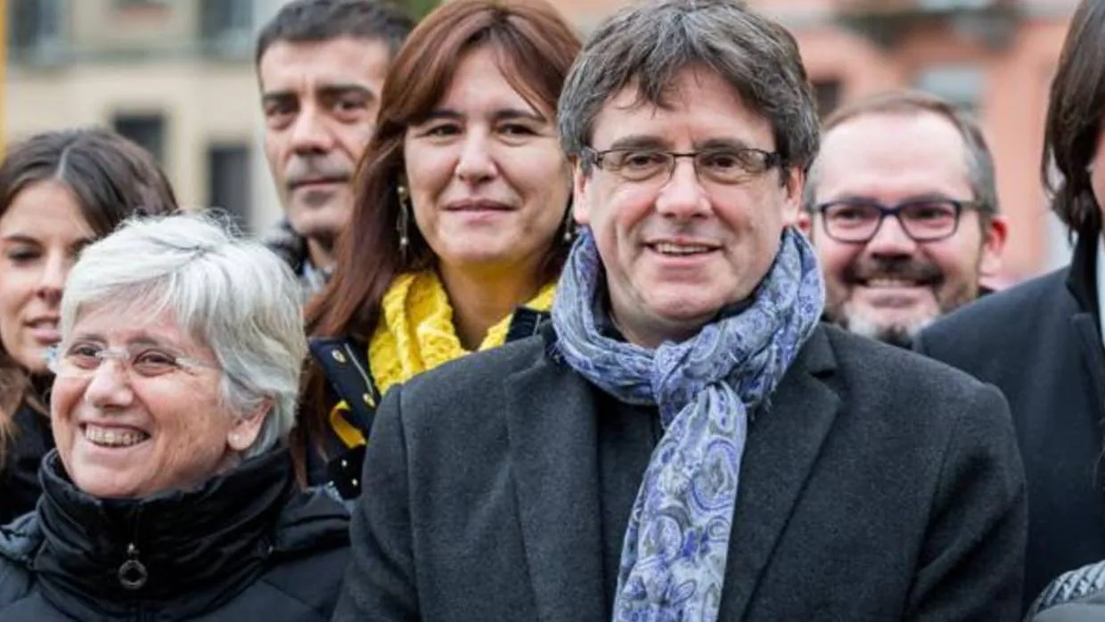 Carles Puigdemont y Clara Ponsatí en Bruselas