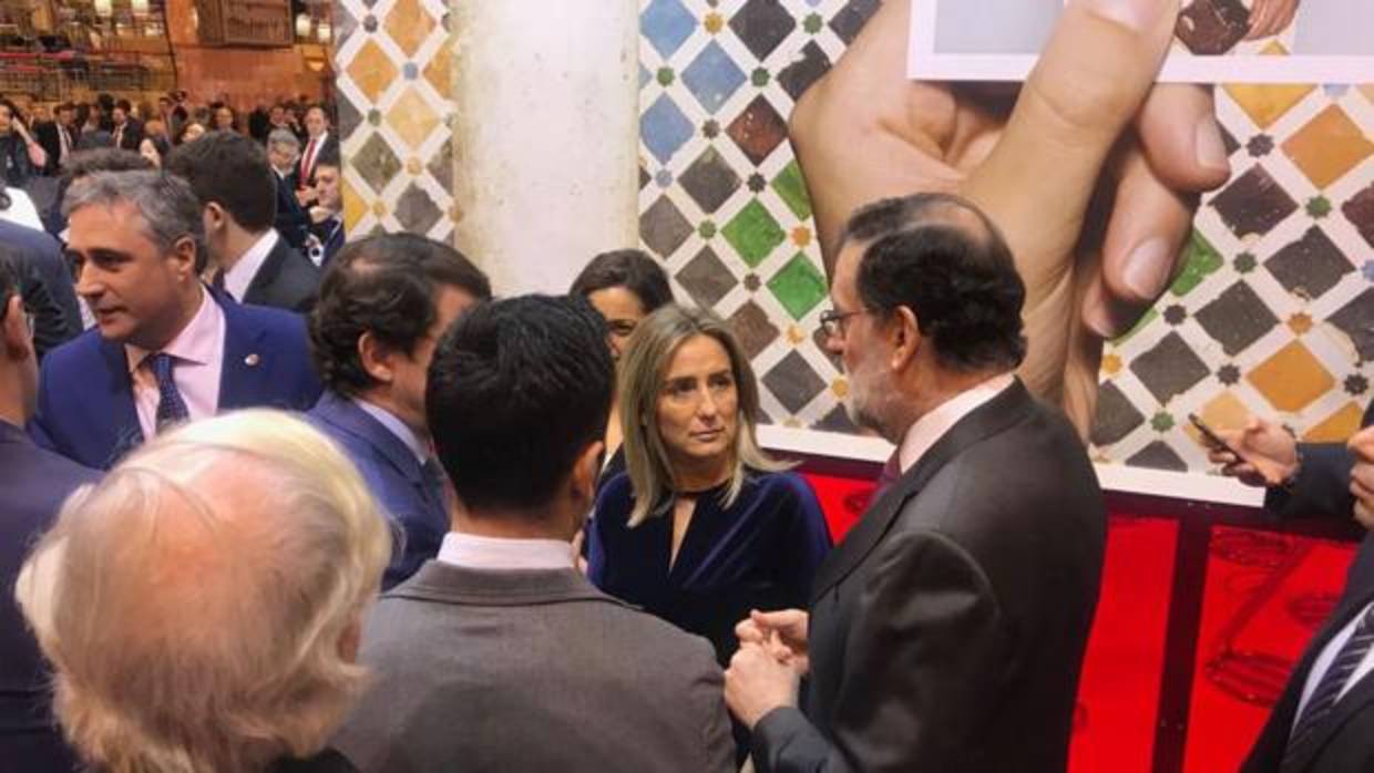 Tolón pide a Rajoy en Fitur una mejor financiación para los ayuntamientos