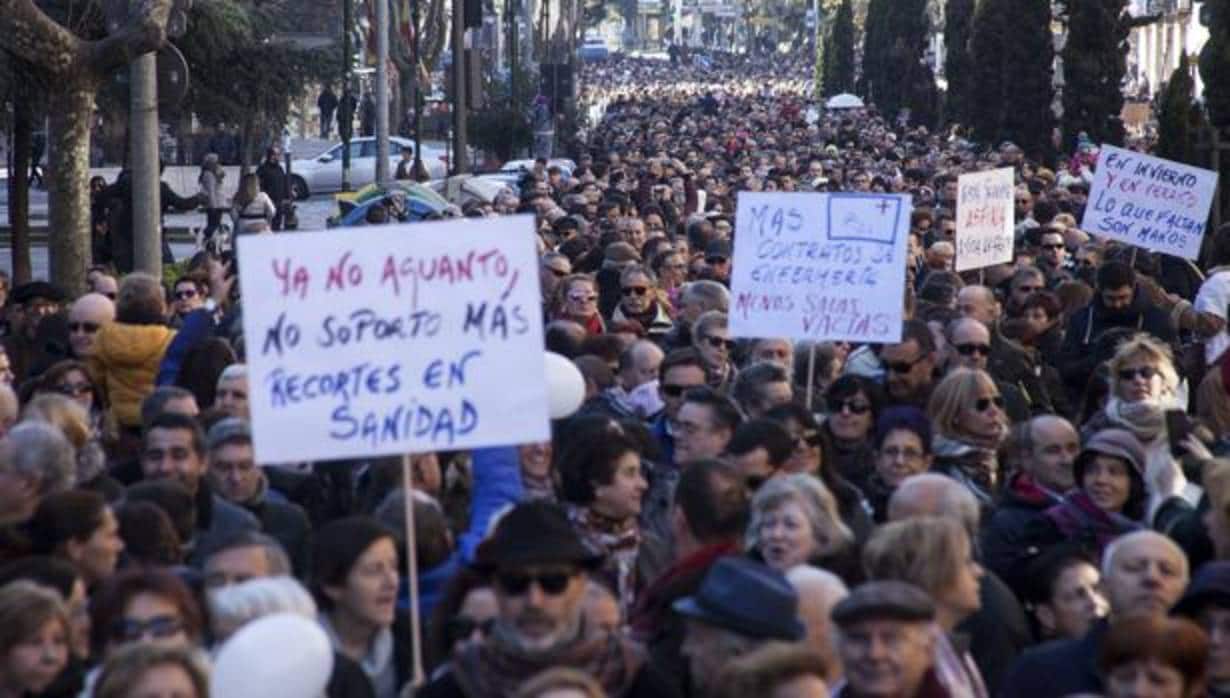 Manifestación en enero de 2017 en Salamanca convocada por la Plataforma por la Sanidad