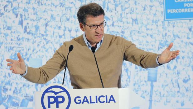 Feijóo receta a su partido «no bajar la cabeza» para superar el bache de los sondeos