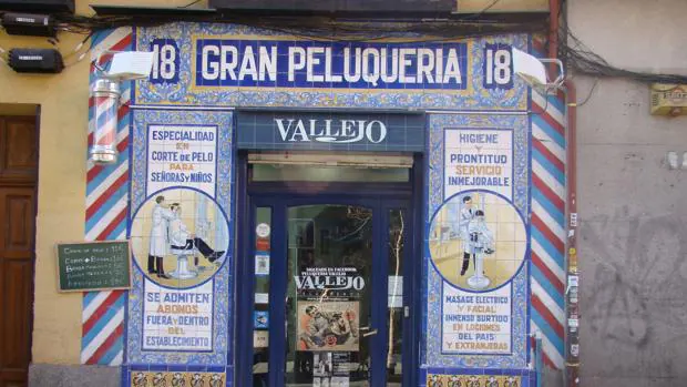 La peluquería de «puro y copita de anís» que frecuentaban Ramón y Cajal y Gregorio Marañón