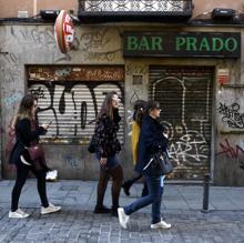 Los históricos bares Prado y Lozano echan el cierre tras más de 40 años en Malasaña