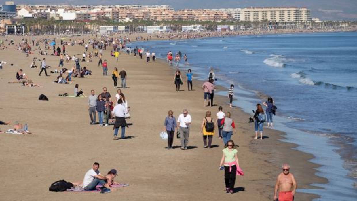 Imagen de este lunes de San Vicente Mártir en las playas de Valencia
