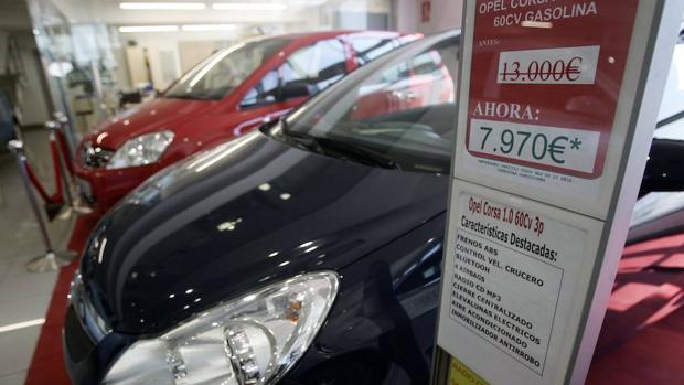 Acepta seis años de cárcel tras estafar a 33 clientes en la compra de coches