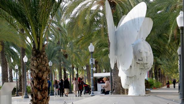 La Fundación Hortensia Herrero cede «para siempre» «La Mariposa» de Manolo Valdés a Alicante